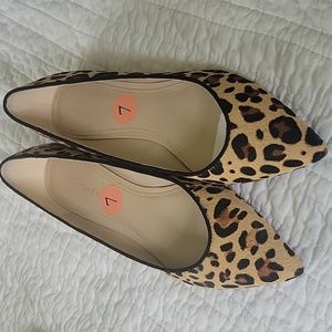 Cute animal print flats.